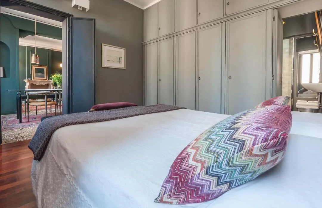 Stylish Renovated Apartment In The Heart Of The City-1