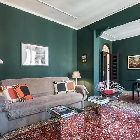 Stylish Renovated Apartment In The Heart Of The City-2